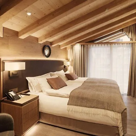 Contact Us At What App - 0041-798-079-427 To Book!! - Alpine Chalet - 10 Bedrooms *